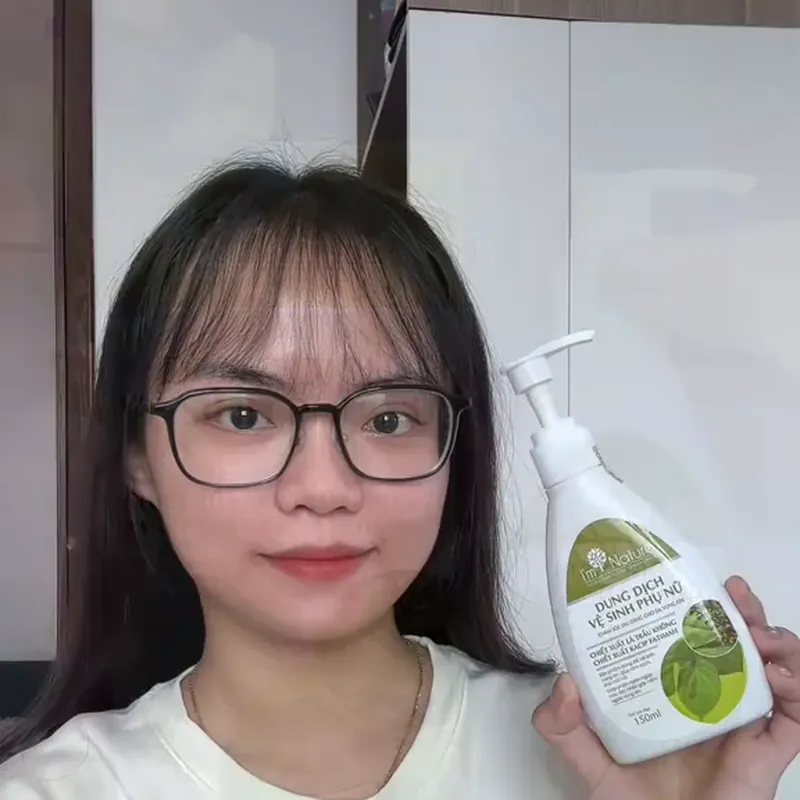Chai dung dịch vệ sinh I'm Nature 150ml có vòi bơm